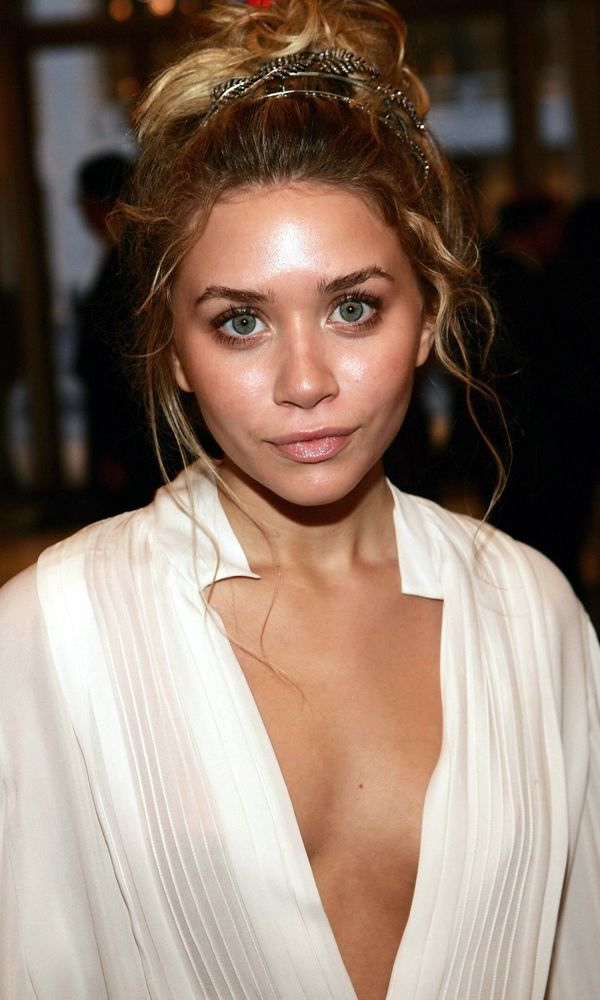 Olsens Anonymous Blog Ashley Olsen Close Up Ethereal Beauty Messy Up Do Glossy Lips Dewey Glowing Skin Illuminator Thick Shaped Eyebrows Eyebrow Inspiration Brow Sparkle Eyeshadow Pink Lips Embellished Headband Low Cut Deep V Neck Blouse Tunic Shirt Pleated Revealing Top Event Blong Hair Hairspiration Beachy Waves photo Olsens-Anonymous-Blog-Ashley-Olsen-Close-Up-Ethereal-Beauty-Messy-Up-Do.jpg