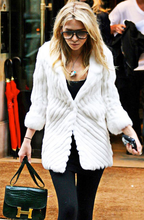 Olsens Anonymous Blog Ashley Olsen Who Wore It Best Green Croc Embossed Hermes Bag Black Aviators Sunglasses White Fur Coat Black Leggings photo Olsens-Anonymous-Blog-Ashley-Olsen-Who-Wore-It-Best-Green-Croc-Embossed-Hermes-Bag.jpg