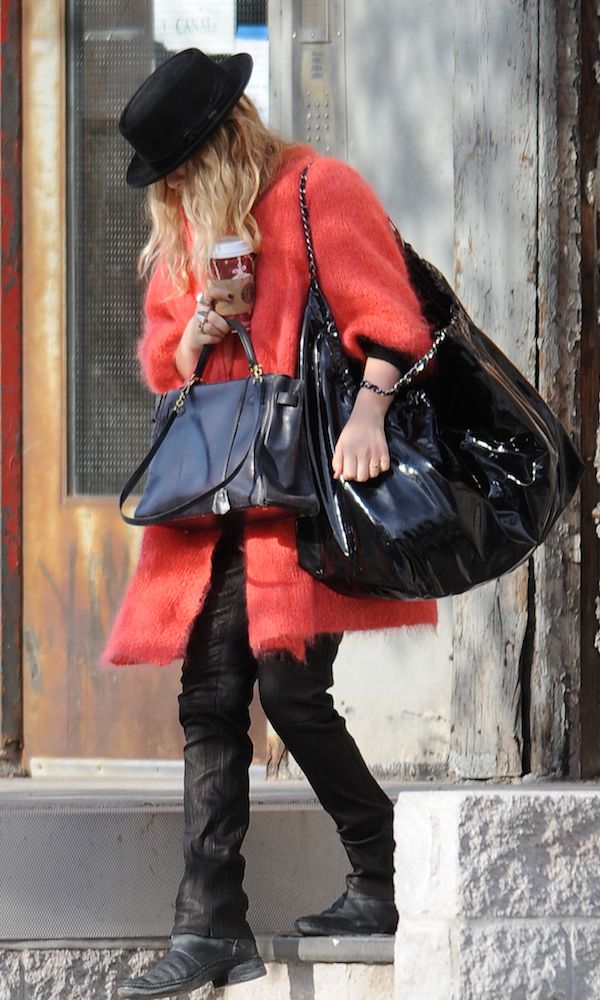 Olsens Anonymous Blog Mary Kate Olsen Red Fur Coat New York City Leather Hermes Bag Bowler Hat Leather Skinny Denim Jeans Black Boots Candid photo Olsens-Anonymous-Blog-Mary-Kate-Olsen-Red-Fur-Coat-New-York-City-Leather-Hermes-Bag-Bowler-Hat-Leather-Skinny-Denim-Jeans-Black-Boots.jpg