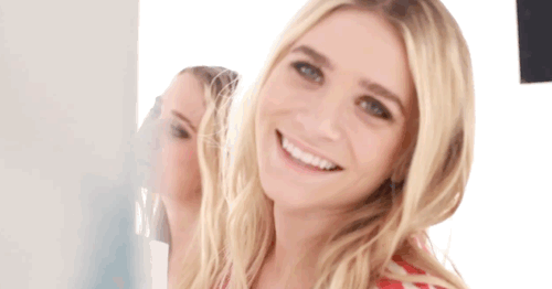 Olsens Anonymous: 10 Of Mary-Kate And Ashley Olsen's Best Gifs Ever