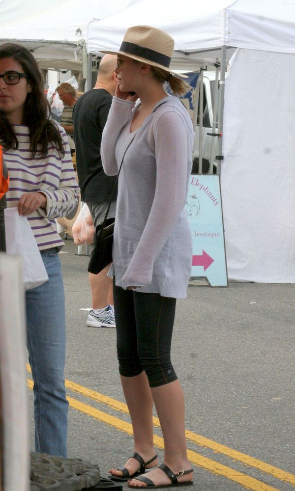 Olsens Anonymous Blog Style Fashion Elizabeth Olsen Studio City Farmers Market Shopping Fedora Brim Hat Sheer Sweater Tunic Leggings Black Sandals photo Olsens-Anonymous-Blog-Style-Fashion-Elizabeth-Olsen-Studio-City-Farmers-Market-Shopping-Fedora-Brim-Hat-Sheer-Sweater-Tunic-Leggings-Black-Sandals_1.jpg