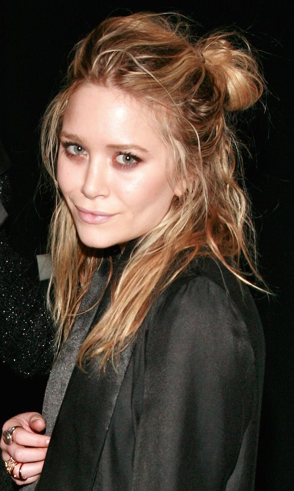 Olsens Anonymous Blog Style Fashion Get The Look Mary Kate Olsen Looking Effortlessly Cool With A Messy Half Updo Close Up 2009 Rings Jewelry Event photo Olsens-Anonymous-Blog-Style-Fashion-Get-The-Look-Mary-Kate-Olsen-Looking-Effortlessly-Cool-With-A-Messy-Half-Updo-Close-Up-2009-Rings-Jewelry.jpg