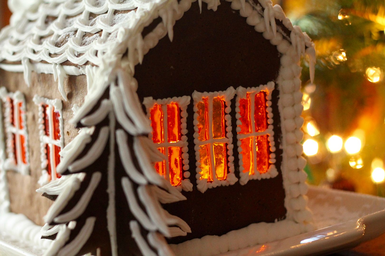 Gingerbread Cottage | Korena in the Kitchen