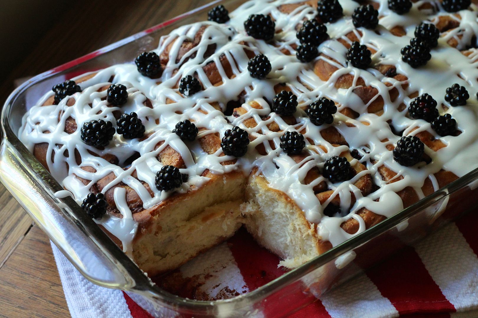 Blackberry Cinnamon Buns | Korena in the Kitchen