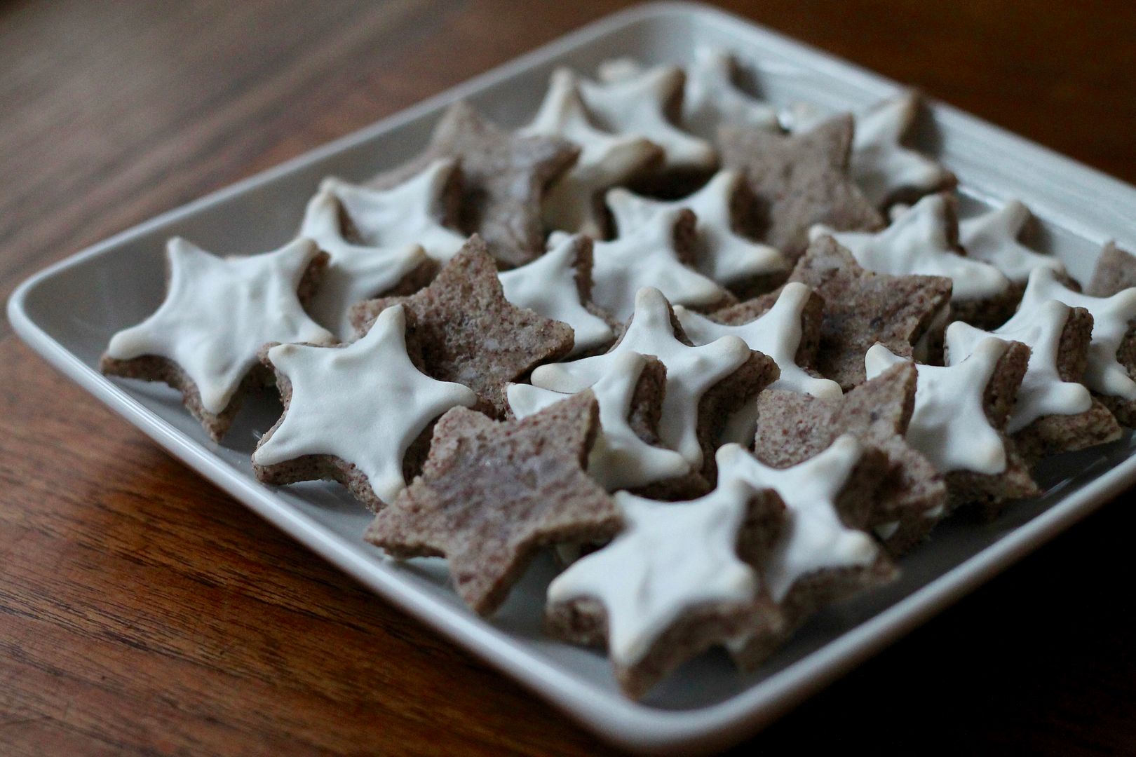 Zimtsterne {Cinnamon Stars} | Korena in the Kitchen