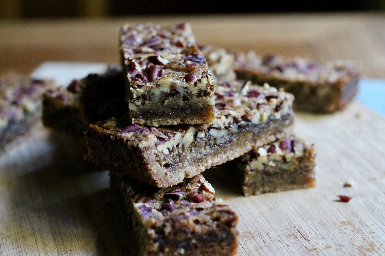 Maple Pecan Shortbread Bars | Korena in the Kitchen