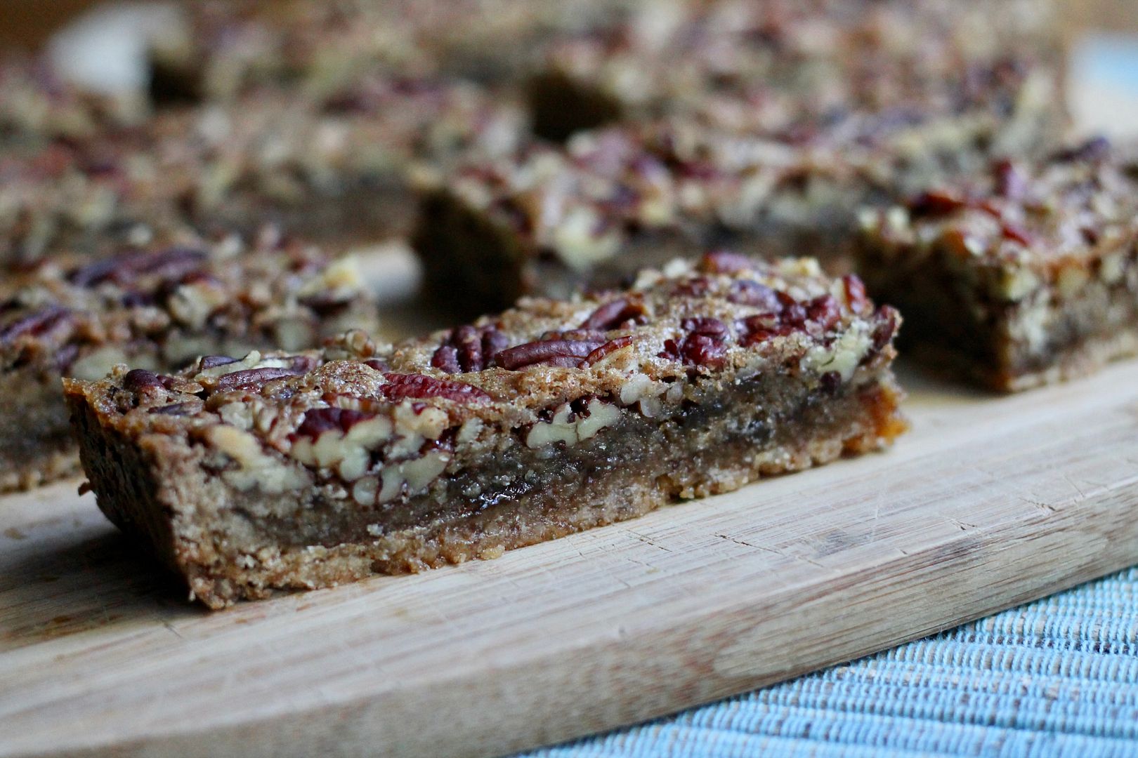 Maple Pecan Shortbread Bars | Korena in the Kitchen