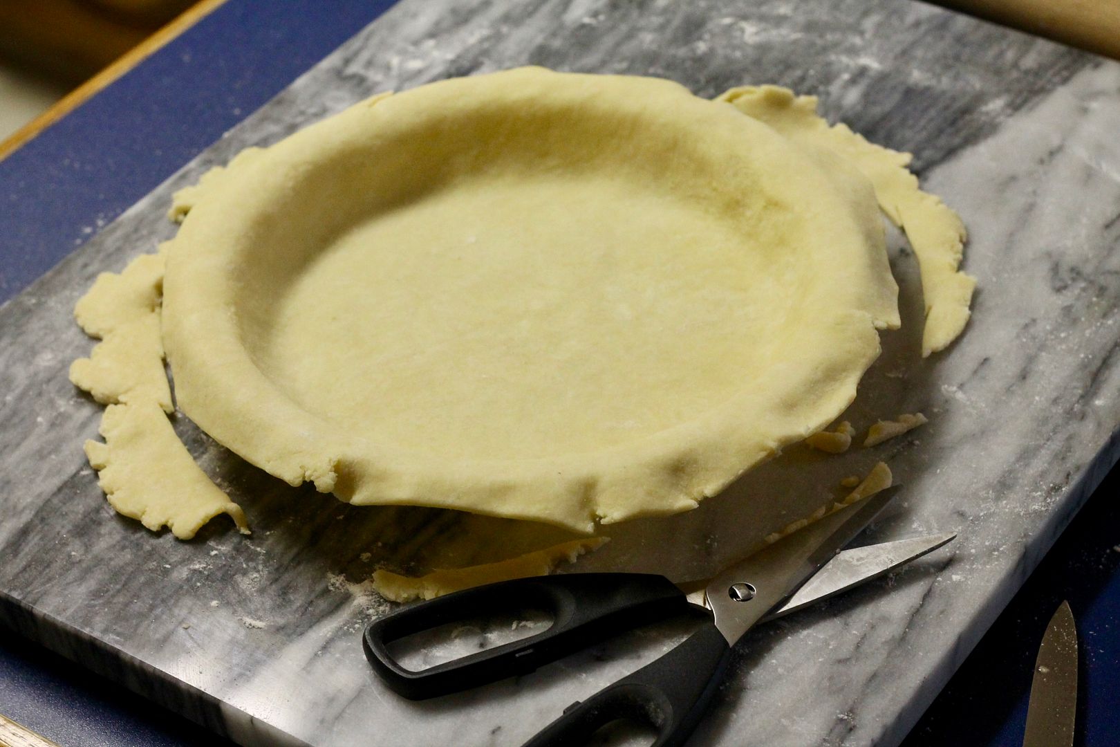 lining pie plate