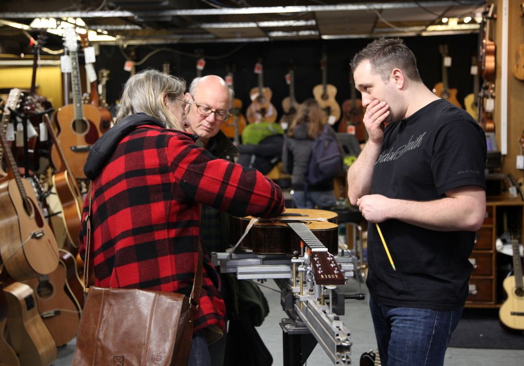 Auden & Gordon Smith Guitars event January 2016 Auden & Gordon Smith Guitars event January 2016