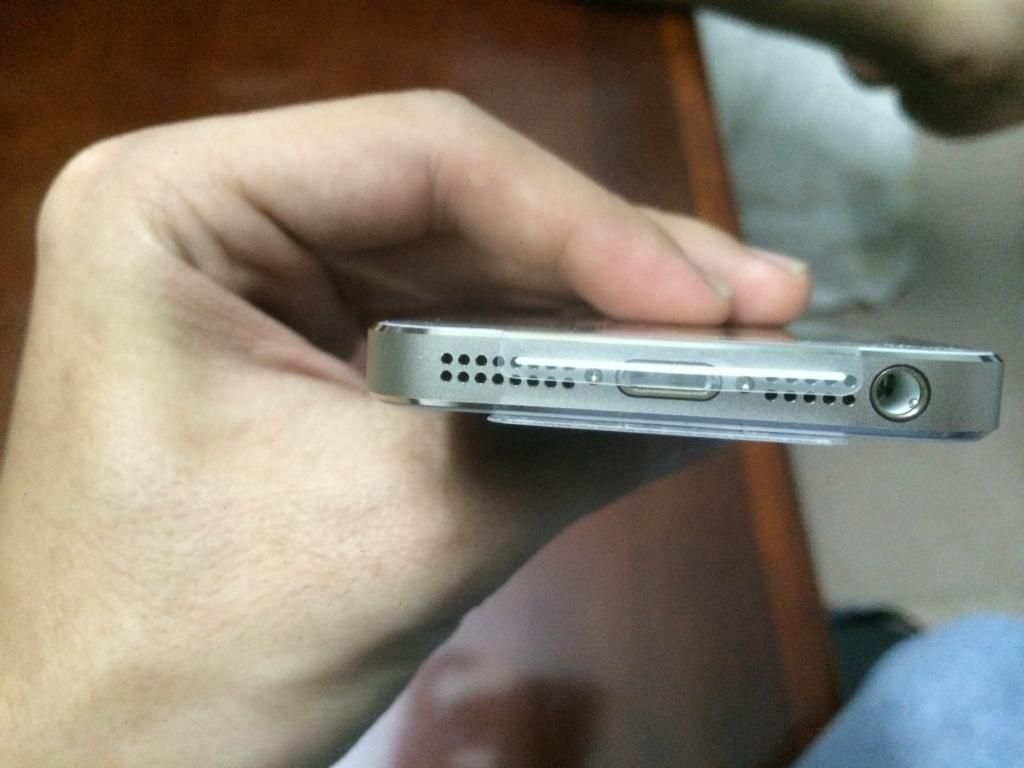 iPhone 5S-Gold 64G full box mới 99% -Q.12 - TPHCM - 5