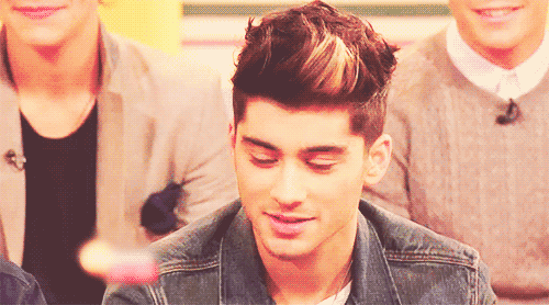 http://i1075.photobucket.com/albums/w431/Draconliesz/tumblr_mcj7ks4Gql1qiahq6o1_500.gif