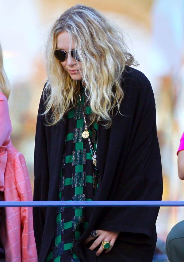 MARY KATE OLSEN SEQUIN EMBELLISHED GREEN BLUE SQure checkered top emerald gold ring PENDANT CHAIN NECKLACES SILVER SNAKE PYTHON RING BLACK OVERCOAT RAY BAN AVIATOR THE ROW