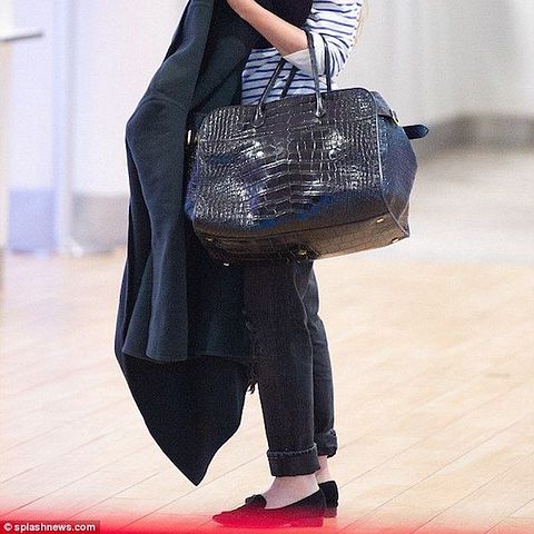 Olsens Anonymous Fashion Blog Mary Kate Ashley Olsen Twins Style Oversized Green Wrap Coat Red Coat Bundle Winter Style Sunglasses Photo By Olsensanonymous Photobucket