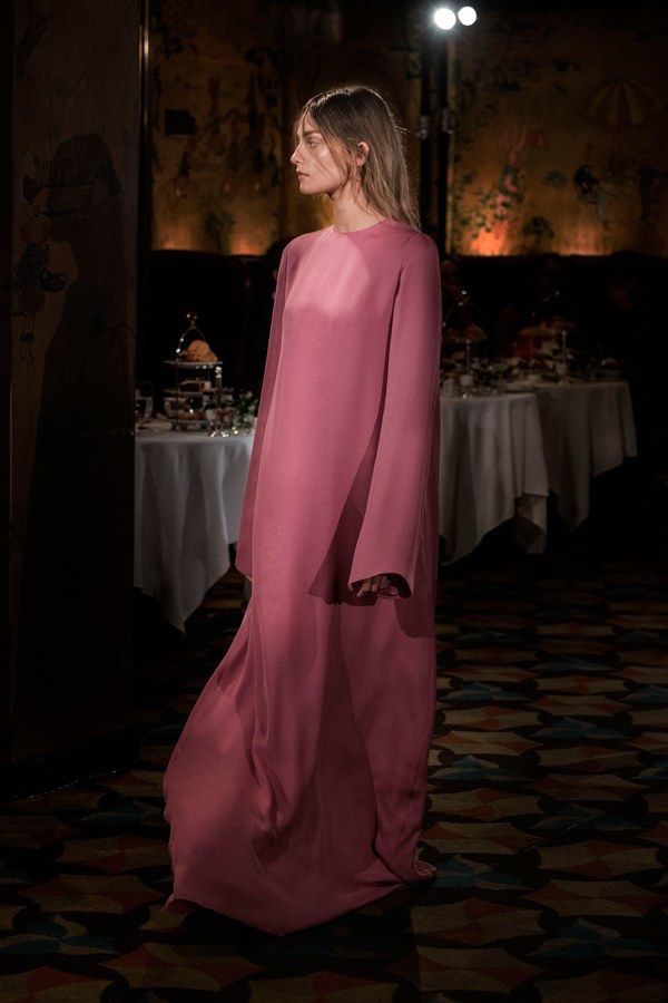 Olsens Anonymous Blog Mary Kate And Ashley Olsen Twin Style The Row Spring Summer 2018 Collection Raspberry Pink Long Sleeve Maxi Dress Gown