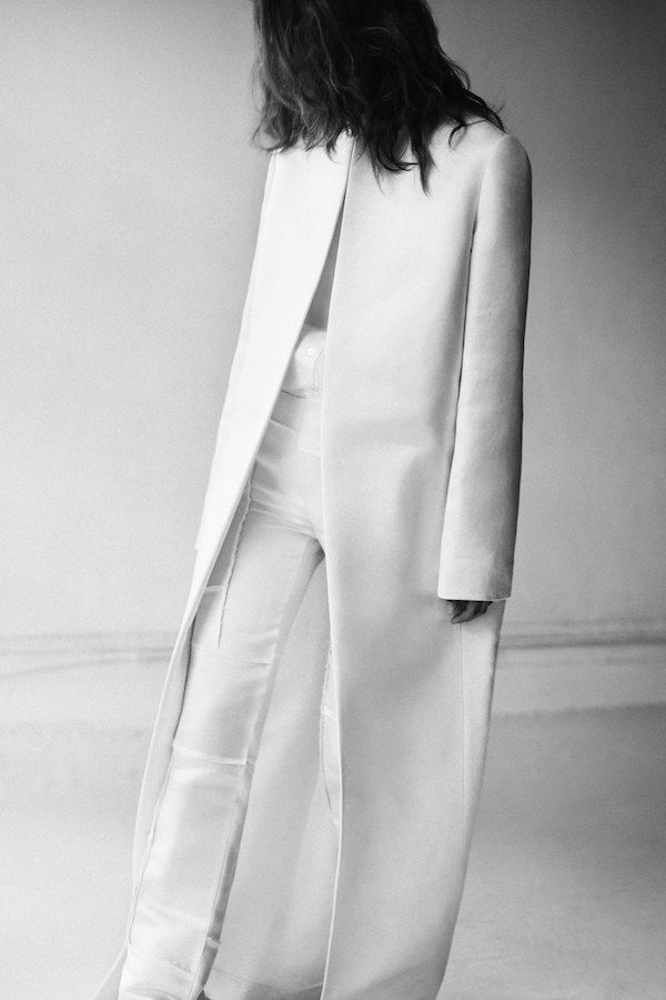 Olsens Anonymous Fashion Blog The Row Resort 2018 Collection Long Minimal White Coat Button Down Shirt Panel Pants photo Olsens-Anonymous-Fashion-Blog-The-Row-Resort-2018-Collection-Long-Minimal-White-Coat-Button-Down-Shirt-Panel-Pants.jpg