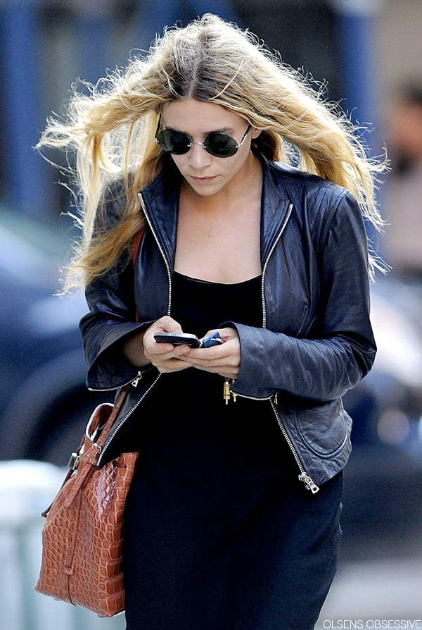 OLSENS ANONYMOUS BLOG ASHLEY OLSEN FASHION STYLE BLOG OUT IN NEW YORK CITY LEATHER JACKET BLACK MIDID ANKLE DRESS JEWELED BEADED FLAT SANDALS THE ROW BUCKET CROC BROWN BAG ROUND SUNGLASSES