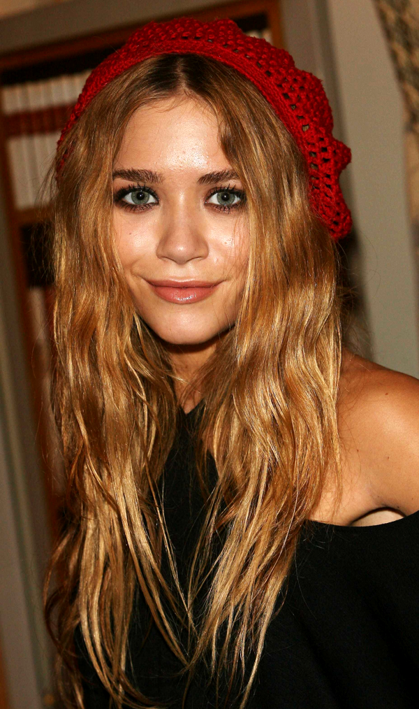 OLSENS ANONYMOUS MK MARY KATE OLSEN STYLE FASHION BLOG RED KNIT BEANIE HAIT THICK BOLD EYEBROWS BROWS LONG AUBURN RED HAIR LIP STICK OFF THE SHOULDER TOP DRESS SMILE