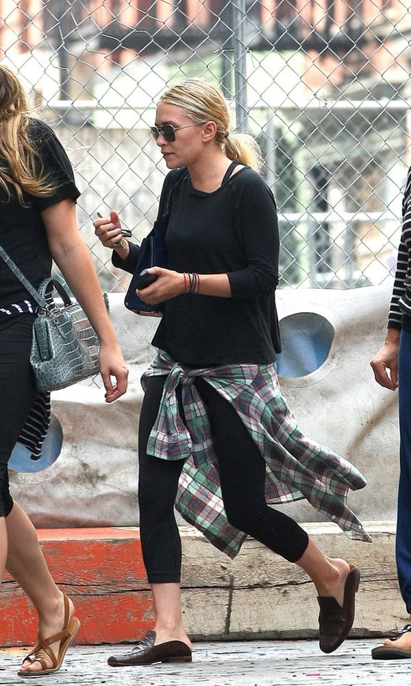 Olsens Anonymous Blog Ashley Olsen 6 Ways To Wear Plaid Shirt Tied At Waist Like Olsen Twins Green And Grey Aviator Sunglasses Candid In Nyc Black Longsleeve Shirt Leather Mules Slip On Loafers Black Leggings Workout Band Bracelets Hair Up Pony Tail photo Olsens-Anonymous-Blog-Ashley-Olsen-6-Ways-To-Wear-Plaid-Shirt-Tied-At-Waist-Like-Olsen-Twins-Green-And-Grey.jpeg