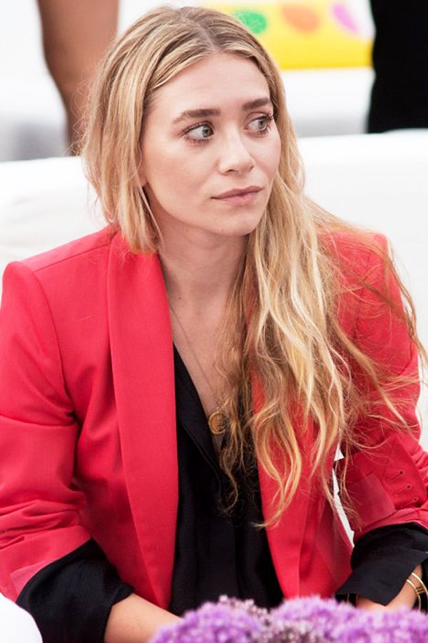 Olsens Anonymous Blog Ashley Olsen Oversized Hot Pink Blazer 3rd Annual The Hamptons Paddle And Party For Pink Charity Event Long Wavy Hair photo Olsens-Anonymous-Blog-Ashley-Olsen-Oversized-Hot-Pink-Blazer-3rd-Annual-The-Hamptons-Paddle-And-Party-For-Pink-Charity.jpg