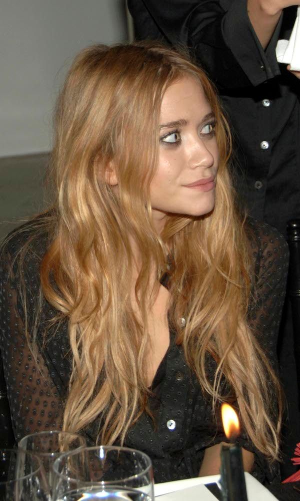 Olsens Anonymous: BEAUTY CLOSE-UP: MARY-KATE | MASCARA + EFFORTLESS WAVES