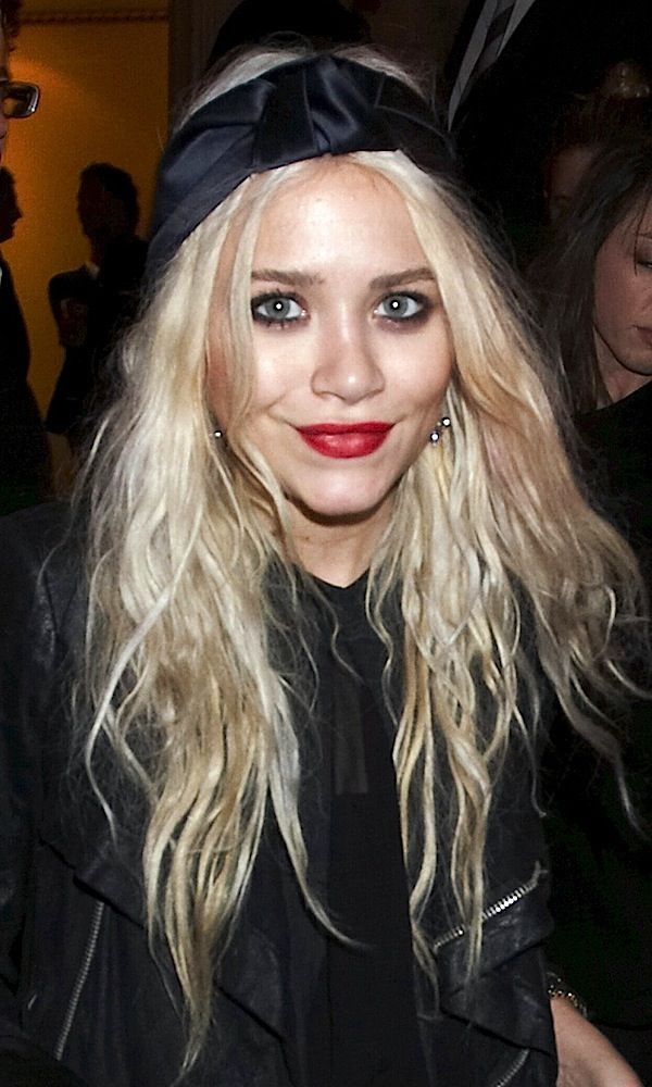 Olsens Anonymous Blog Style Fashion 11 Shots Of Mary Kate Ashley Olsen With Red Lipstick Beauty Lips Mk Bandeau Post photo Olsens-Anonymous-Blog-Style-Fashion-11-Shots-Of-Mary-Kate-Ashley-Olsen-With-Red-Lipstick-Beauty-Lips-Mk-Bandeau.jpeg