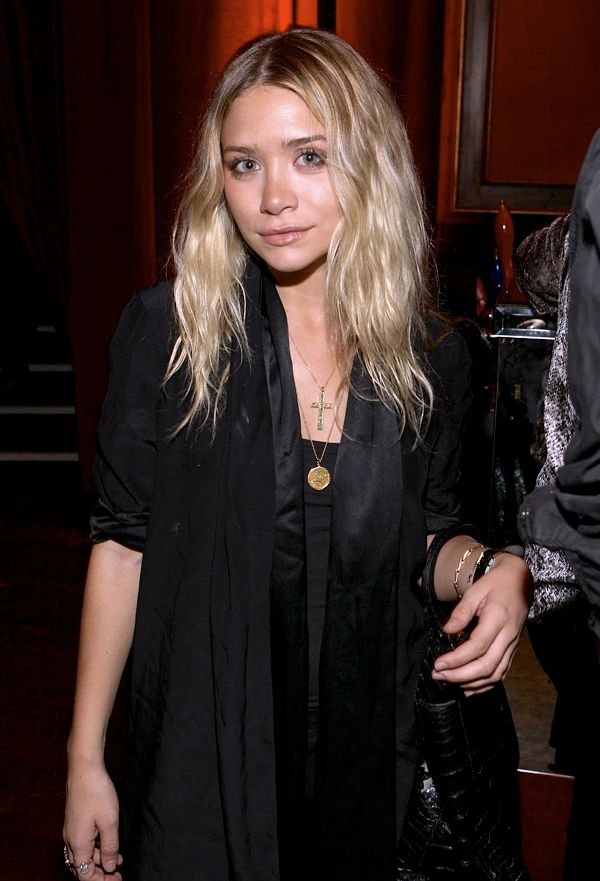 Olsens Anonymous Blog Style Fashion Get The Look Ashley Olsen Cool Waves And Minimal Makeup Beauty Close Up Circle Necklace Satin Lapel Blazer Croc Bag Event photo Olsens-Anonymous-Blog-Style-Fashion-Get-The-Look-Ashley-Olsen-Cool-Waves-And-Minimal-Makeup-Beauty-Close-Up-Circle-Necklace-Satin-Lapel-Blazer-Croc-Bag.jpg