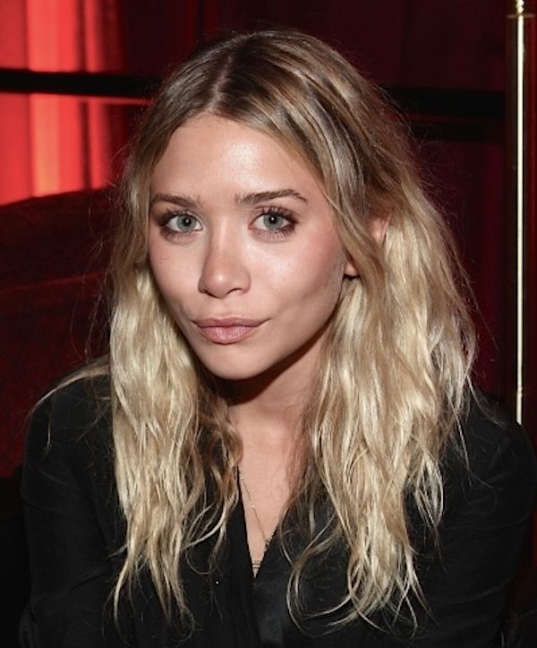 Olsens Anonymous Blog Style Fashion Get The Look Ashley Olsen Cool Waves And Minimal Makeup Beauty Close Up Circle Necklace Event photo Olsens-Anonymous-Blog-Style-Fashion-Get-The-Look-Ashley-Olsen-Cool-Waves-And-Minimal-Makeup-Beauty-Close-Up-Circle-Necklace.jpg