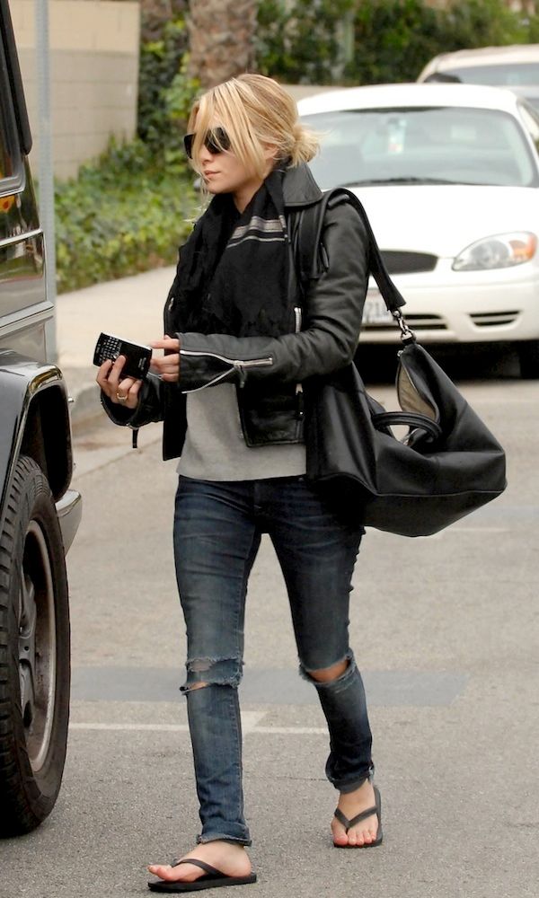 Olsens Anonymous: Get Ashley Olsen's Leather And Denim Look