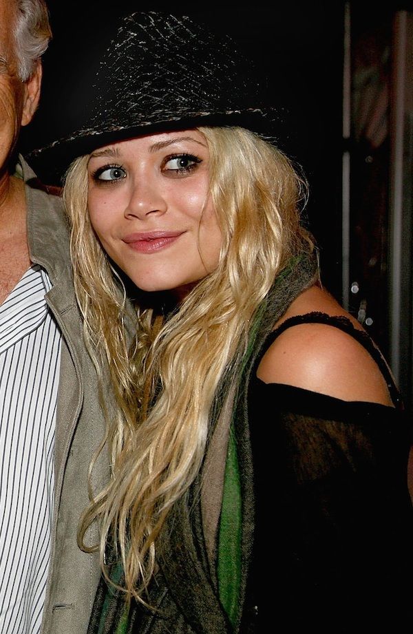 Olsens Anonymous Blog Style Fashion Get The Look Mary Kate Olsen Black Woven Hat Lips Long Wavy Hair Off The Shoulder Shirt Event photo Olsens-Anonymous-Blog-Style-Fashion-Get-The-Look-Mary-Kate-Olsen-Black-Woven-Hat-Lips-Long-Wavy-Hair-Off-The-Shoulder-Shirt.jpg