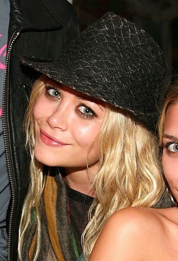 Olsens Anonymous Blog Style Fashion Get The Look Mary Kate Olsen Black Woven Hat Lips Long Wavy Hair Event photo Olsens-Anonymous-Blog-Style-Fashion-Get-The-Look-Mary-Kate-Olsen-Black-Woven-Hat-Lips-Long-Wavy-Hair.jpg