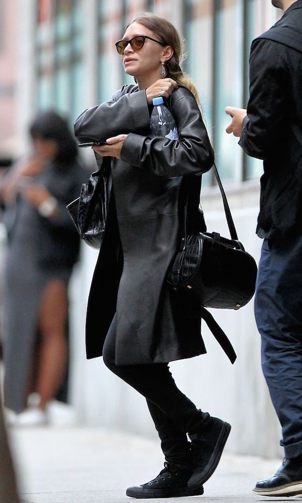 Olsens Anonymous Blog Stye Fashion Ashley Olsen Twins Edgy Leather All Black The Row Jacket Croc Bag Skinny Jeans Converse Sneakers