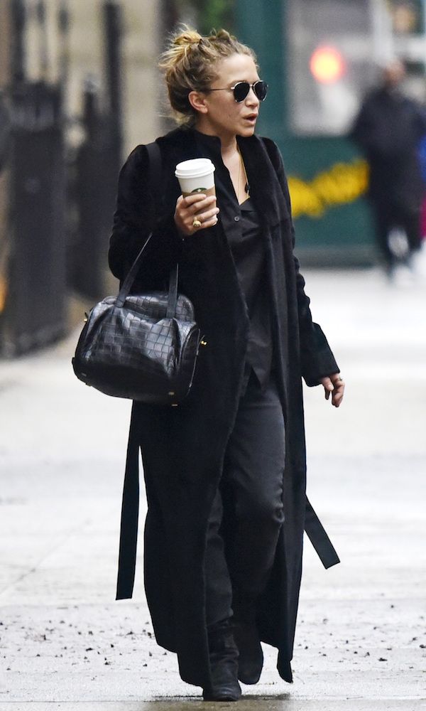 Olsens Anonymous: Mary-Kate Olsen Steps Out In An All-Black Casual Cool ...