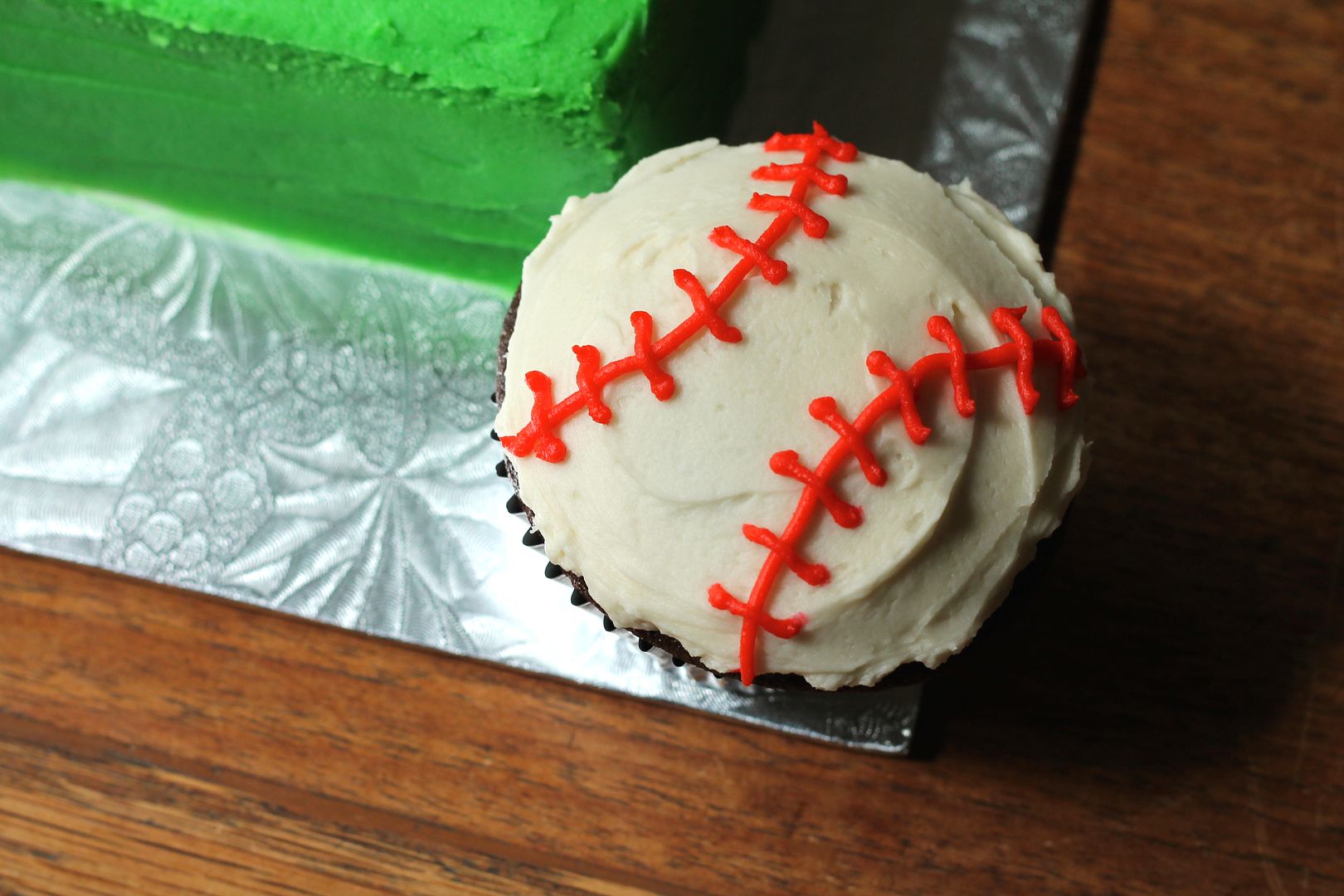 Baseball cupcake | Korena in the Kitchen